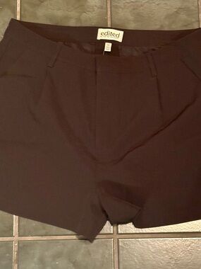 Editded Black Flat Front Tailored Shorts Size 14/large
